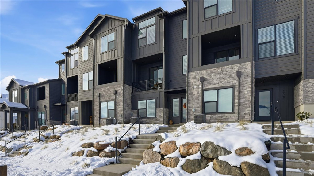 5959 N 5000 W Mountain Green, UT 84050