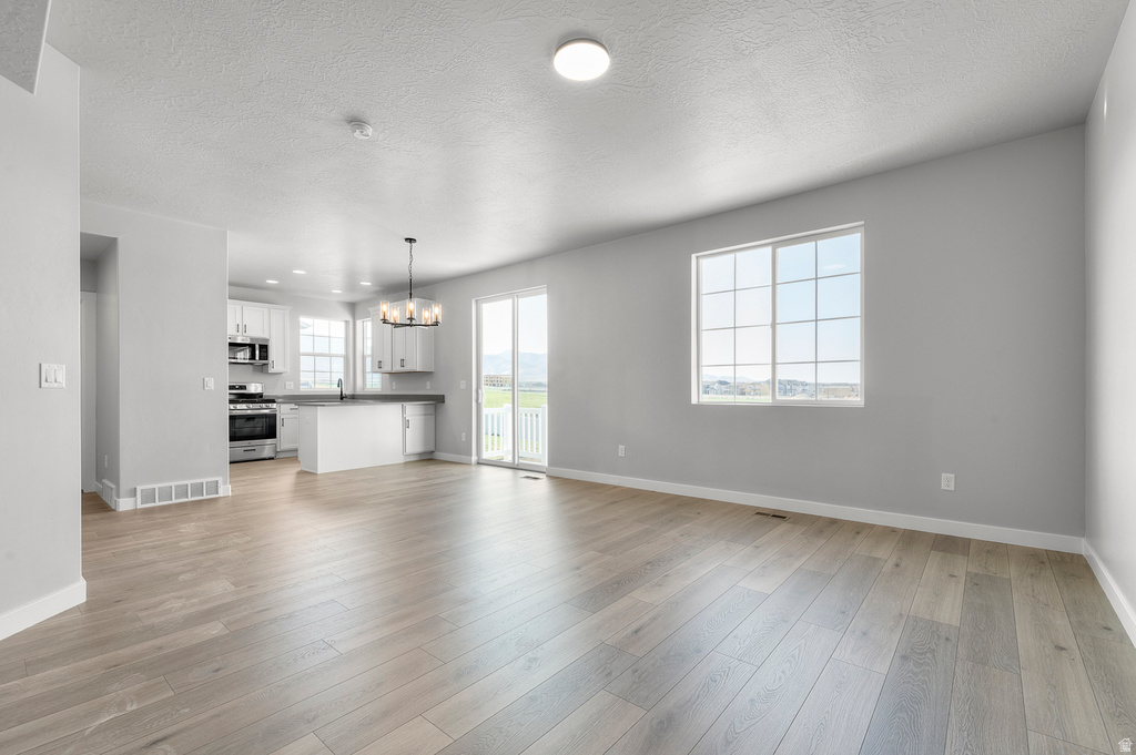 6628 W SPRING SNOW LN Herriman, UT 84096