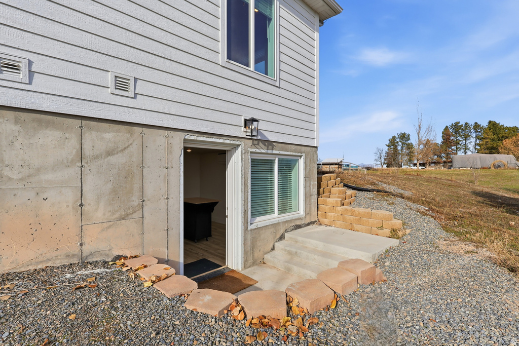 570 N 200 E Wellsville, UT 84339