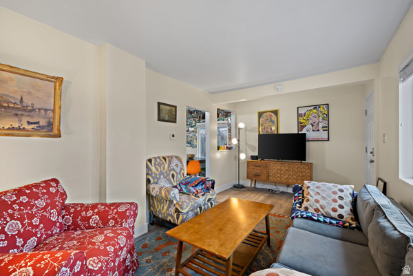 2563 S GREEN ST Salt Lake City, UT 84106