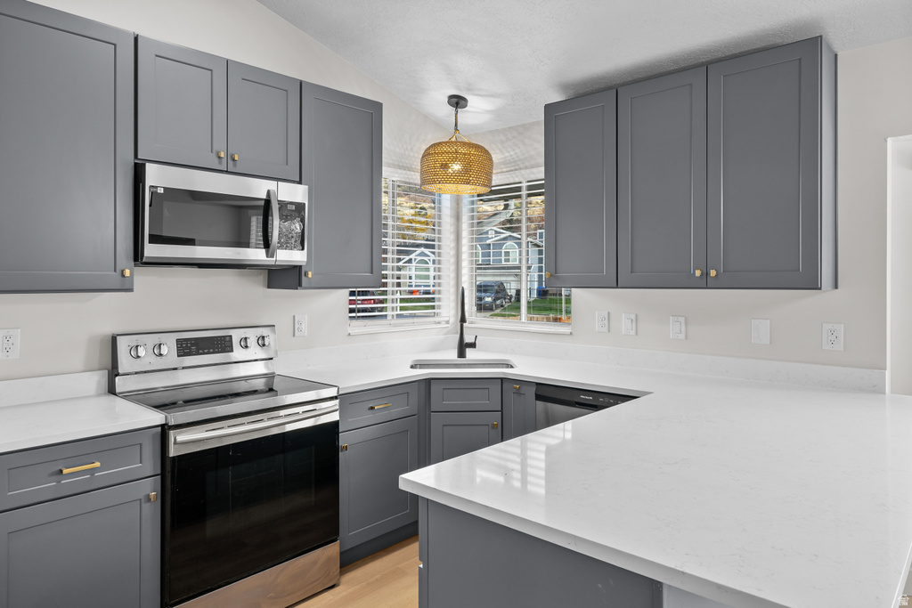 1289 S CANNON DR Farmington, UT 84025