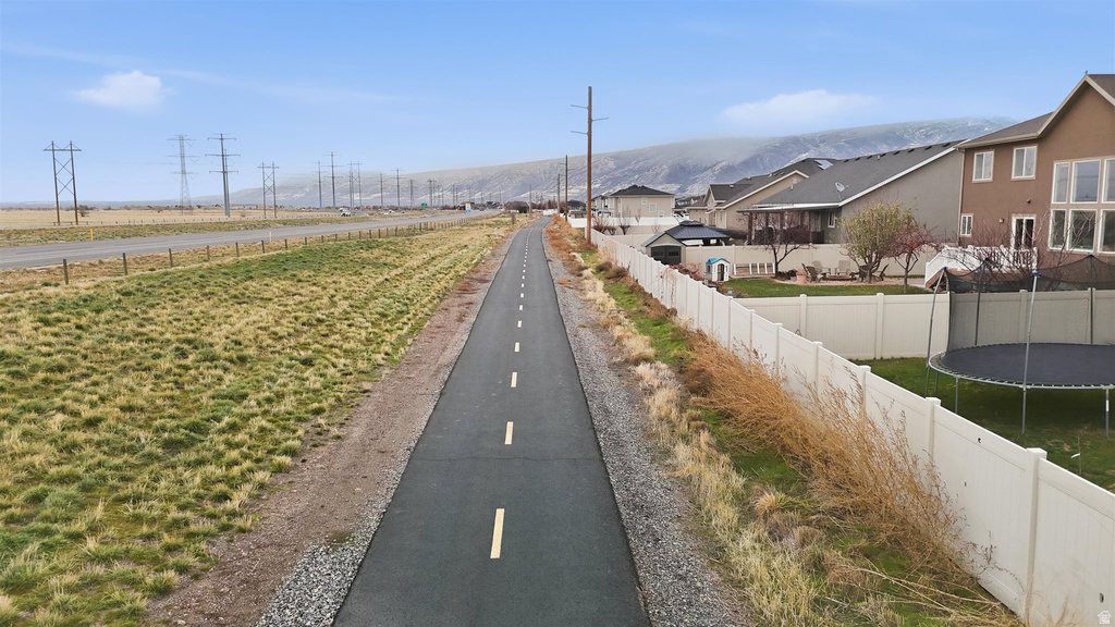 2268 S 2205 W Woods Cross, UT 84087