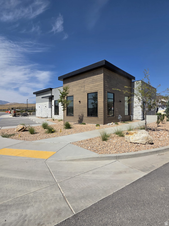 1481 N SARATOGA VIEW LN #B Saratoga Springs, UT 84045