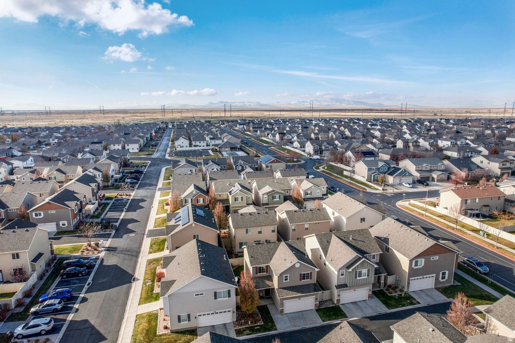 968 W STONEHAVEN DR North Salt Lake, UT 84054