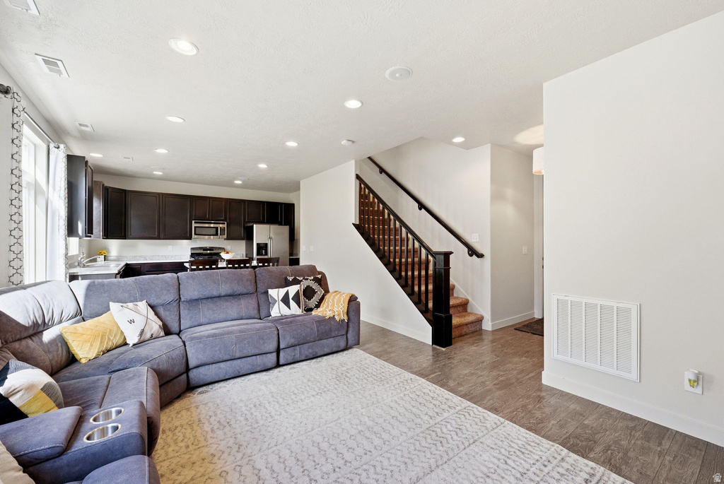 968 W STONEHAVEN DR North Salt Lake, UT 84054