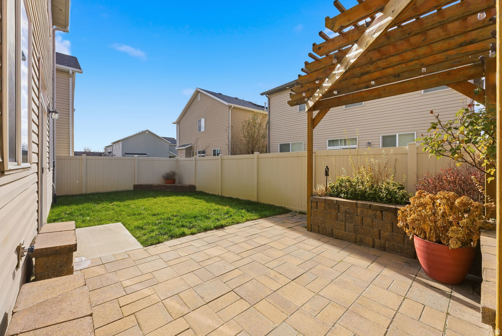 968 W STONEHAVEN DR North Salt Lake, UT 84054