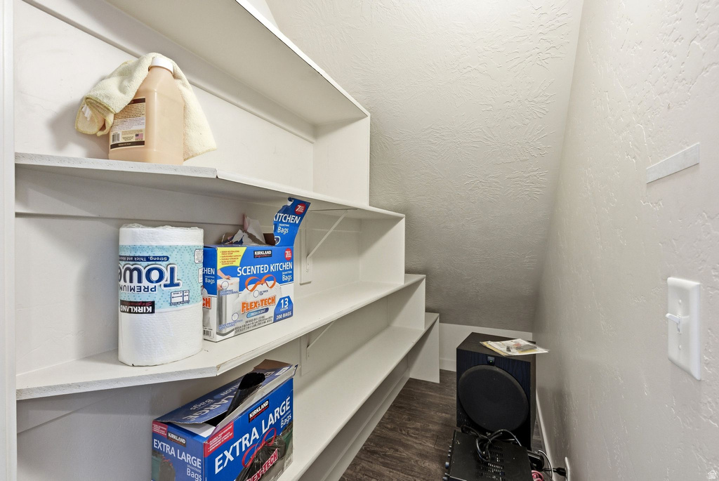 968 W STONEHAVEN DR North Salt Lake, UT 84054