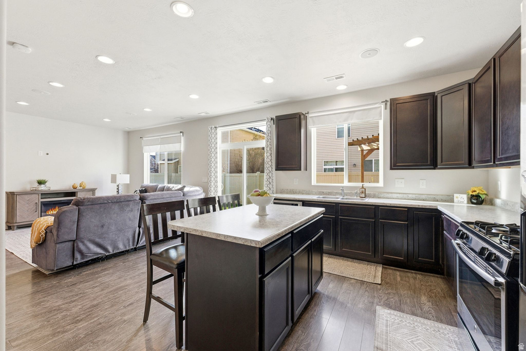 968 W STONEHAVEN DR North Salt Lake, UT 84054