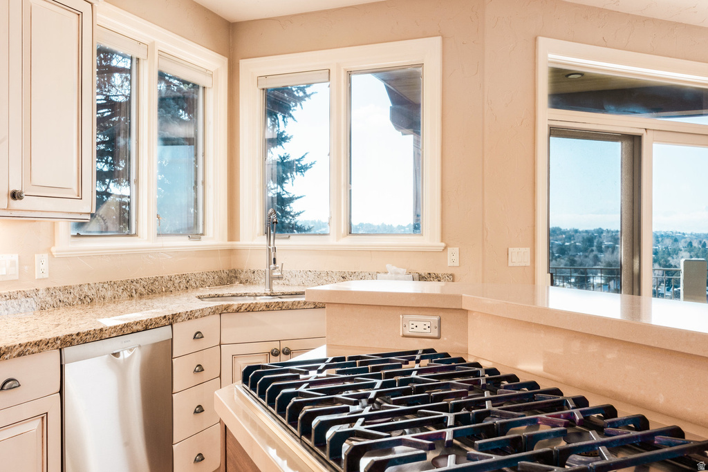 8362 S VIA RIVIERA WAY Cottonwood Heights, UT 84093