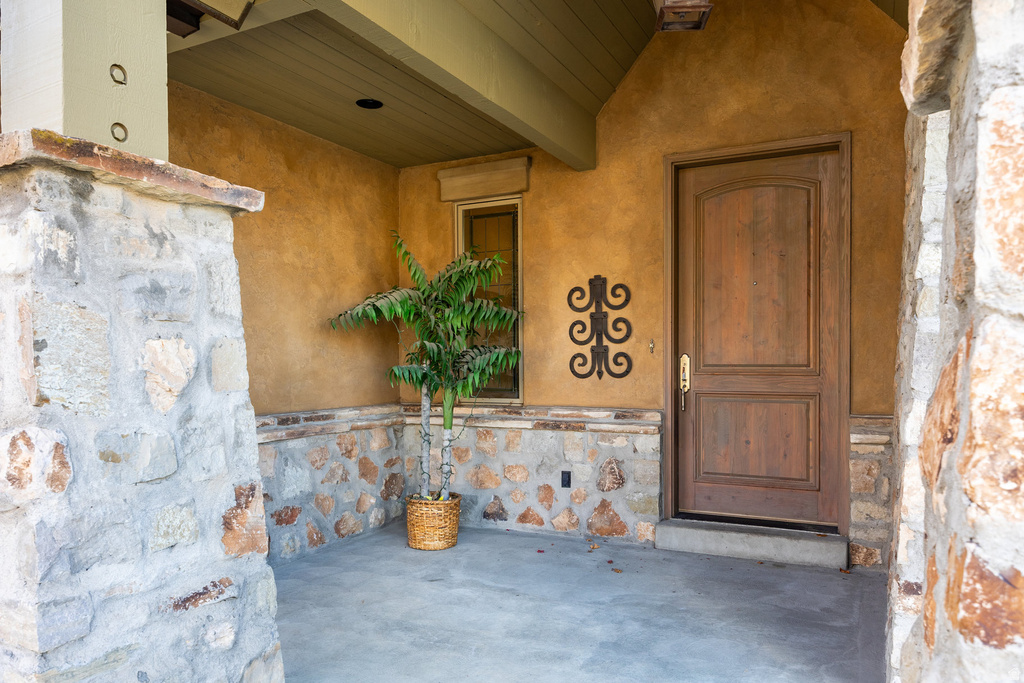 8362 S VIA RIVIERA WAY Cottonwood Heights, UT 84093