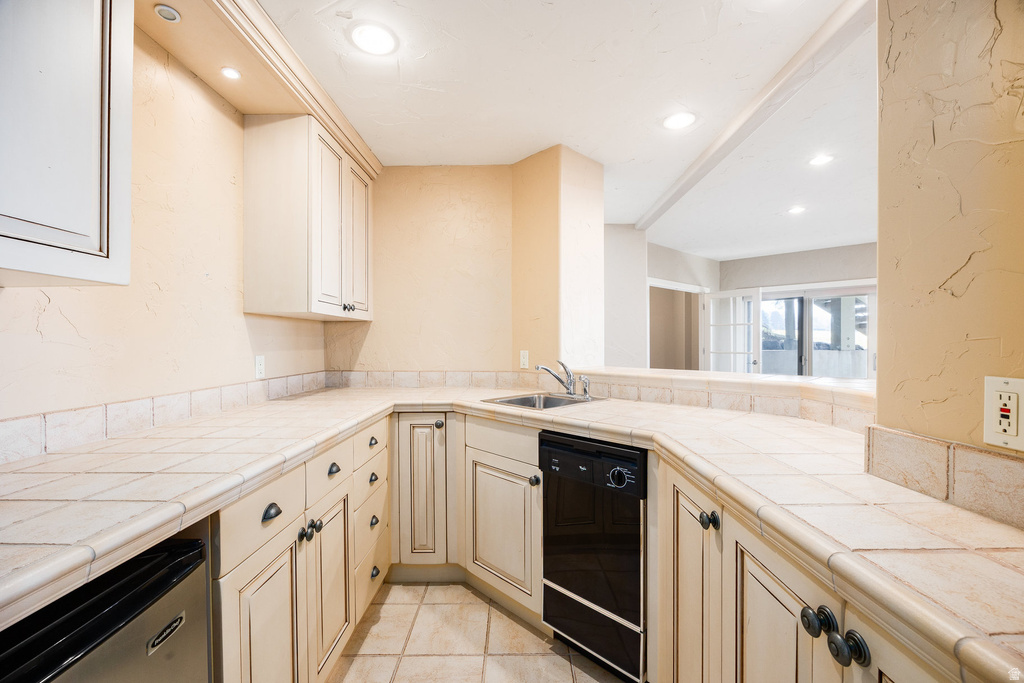 8362 S VIA RIVIERA WAY Cottonwood Heights, UT 84093