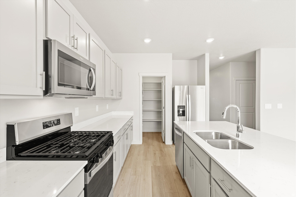 923 N 200 E #33 Santaquin, UT 84655