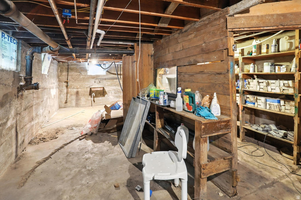 1734 N FRUITLAND DR Ogden, UT 84414