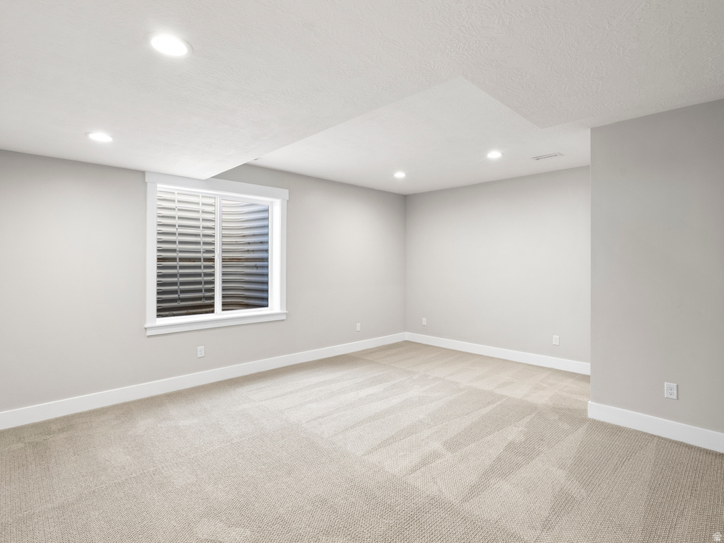 13283 S LUCKY DOG LN Riverton, UT 84065