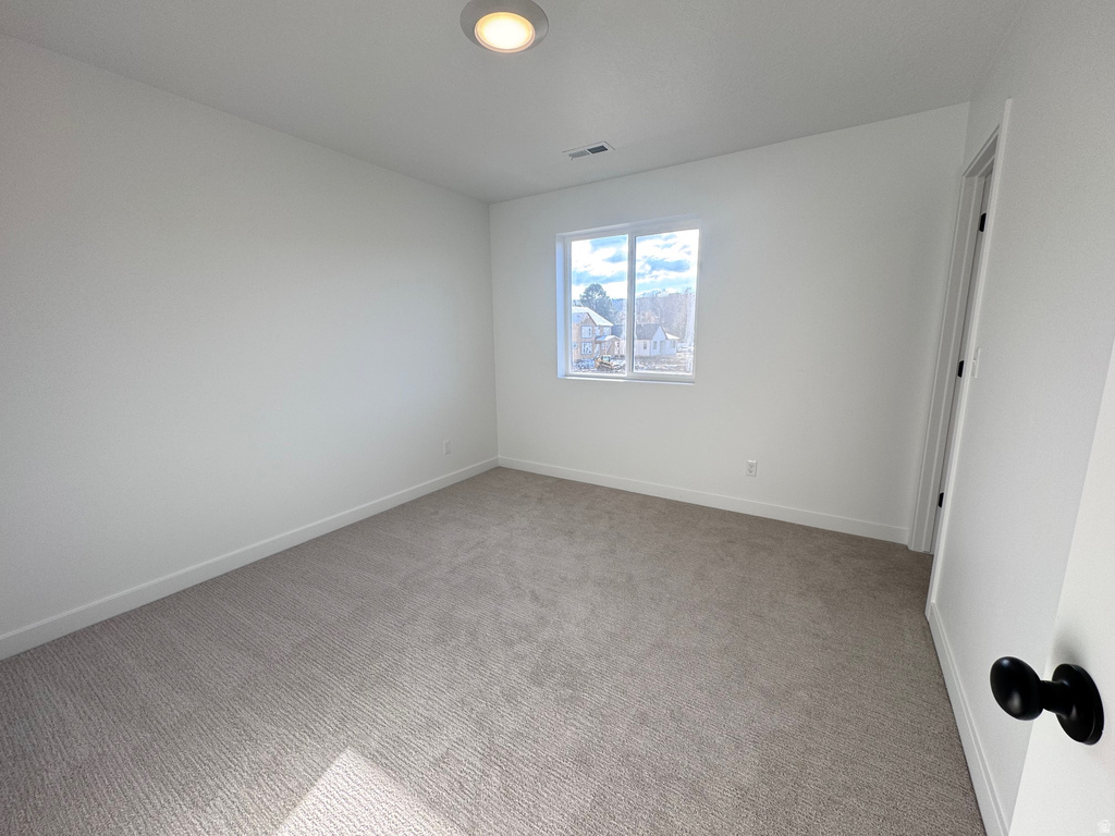 5241 S PARAMOUNT DR #216 Riverdale, UT 84405
