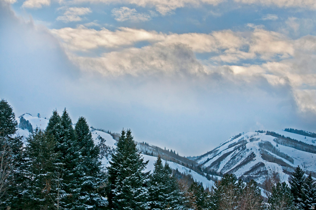 125 WHITE PINE CANYON RD Park City, UT 84060