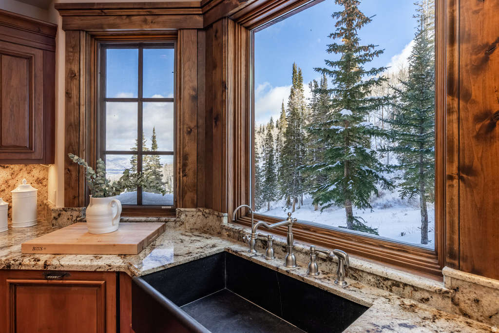 125 WHITE PINE CANYON RD Park City, UT 84060