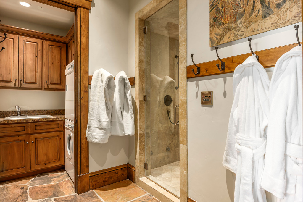 125 WHITE PINE CANYON RD Park City, UT 84060