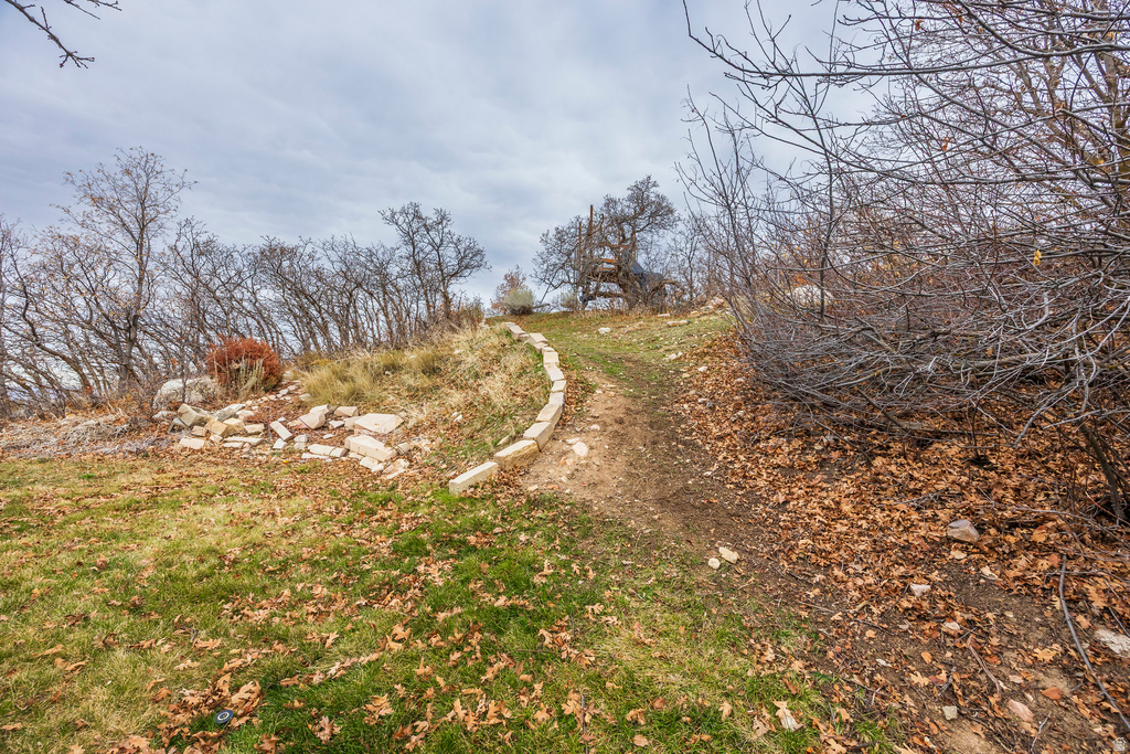 1483 E MAPLE HILLS DR Bountiful, UT 84010