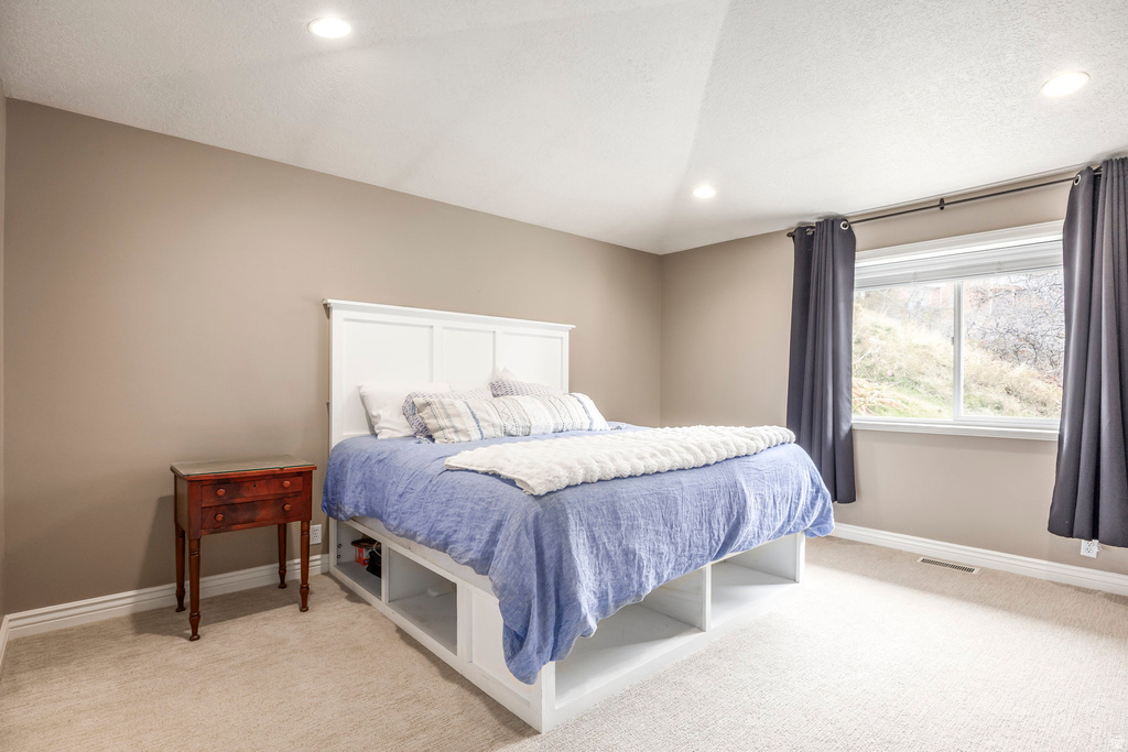 1483 E MAPLE HILLS DR Bountiful, UT 84010