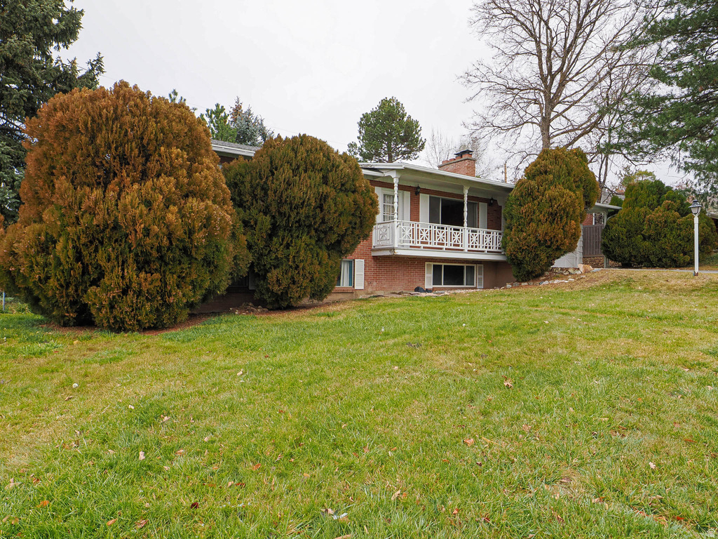 3001 E BONNIE BRAE AVE Holladay, UT 84124