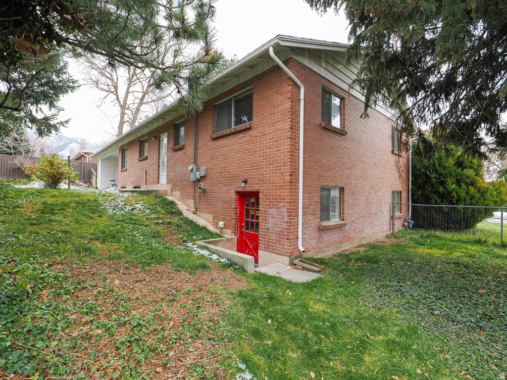 3001 E BONNIE BRAE AVE Holladay, UT 84124