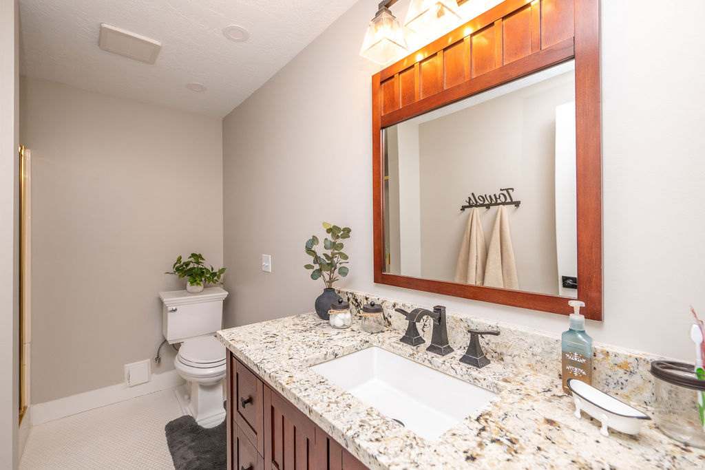 904 W 2300 S Syracuse, UT 84075