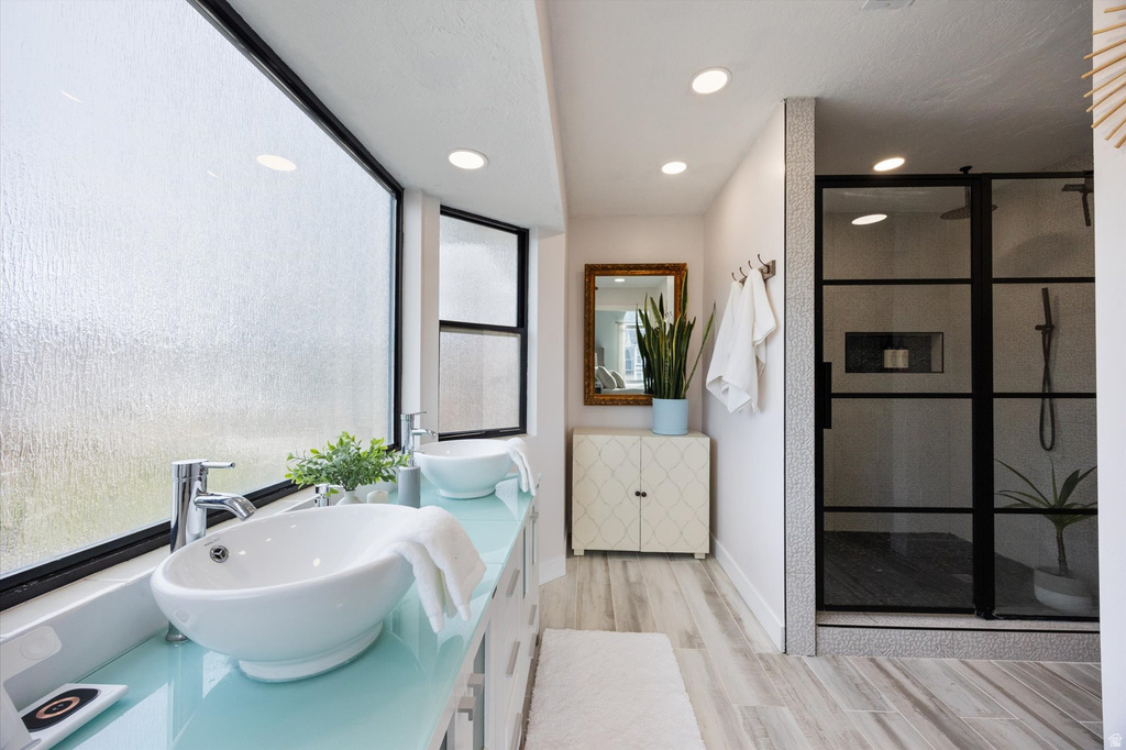 2111 GLACIER VIEW DR Sandy, UT 84092