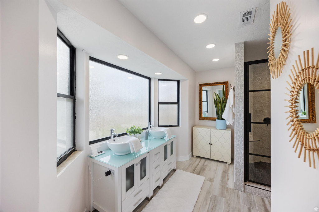 2111 GLACIER VIEW DR Sandy, UT 84092