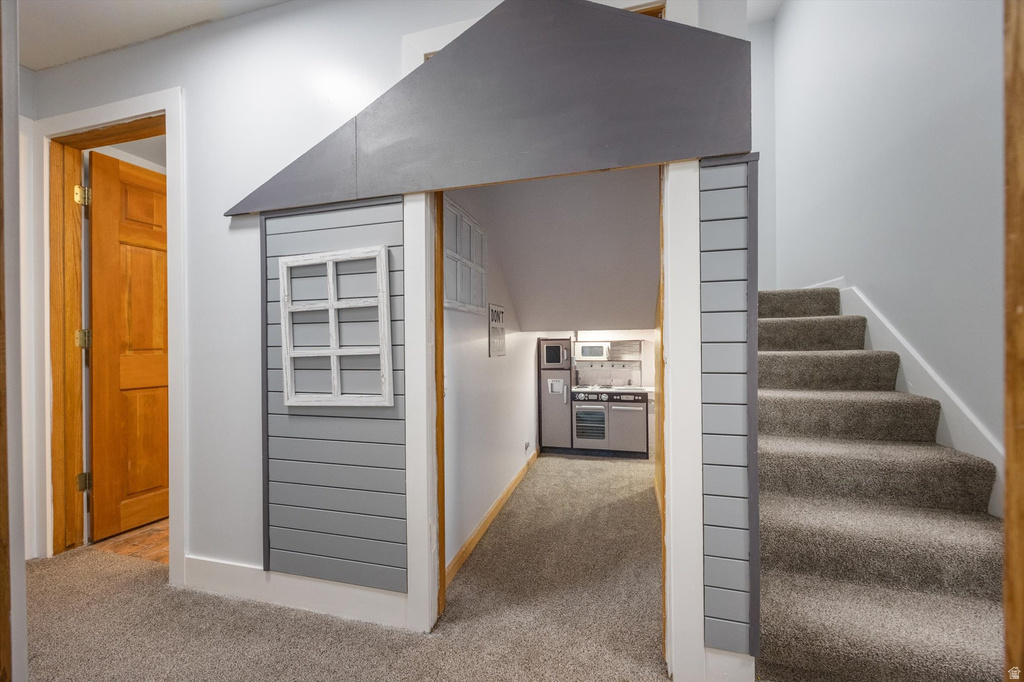 2111 GLACIER VIEW DR Sandy, UT 84092