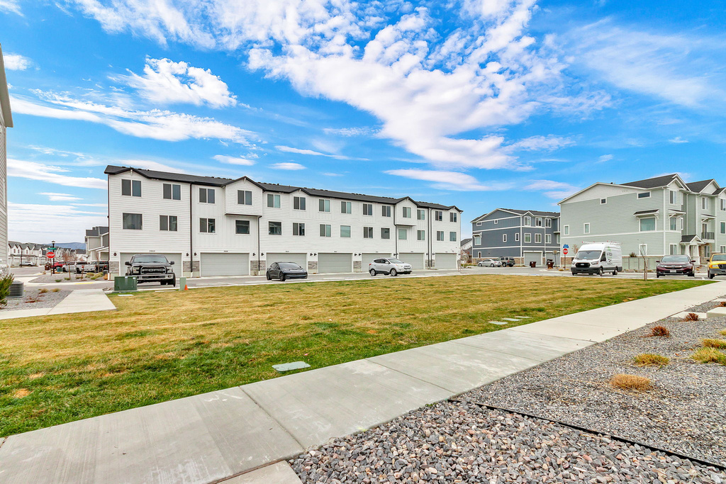 3894 N COUGAR LN Eagle Mountain, UT 84005