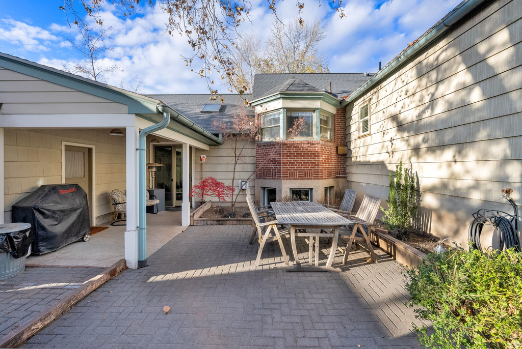 2490 E MURRAY HOLLADAY RD Salt Lake City, UT 84117