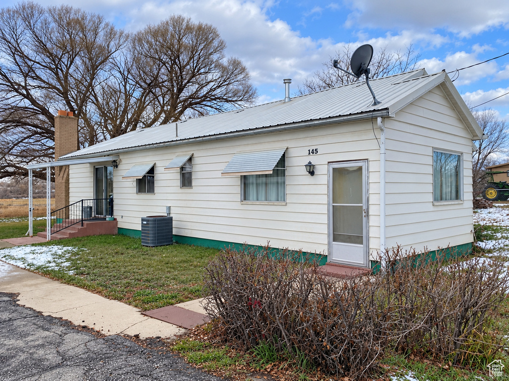 145 W 2000 S photo 2