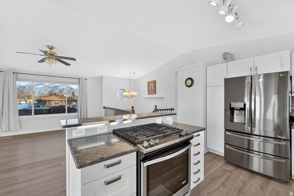 8772 S MIDVALLEY DR West Jordan, UT 84088