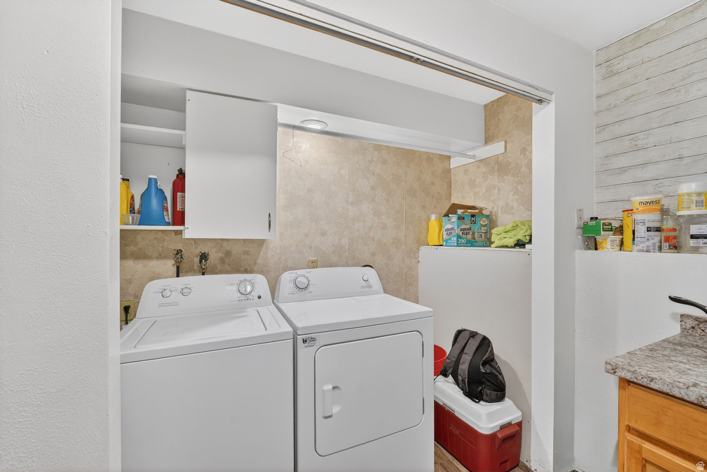 8772 S MIDVALLEY DR West Jordan, UT 84088