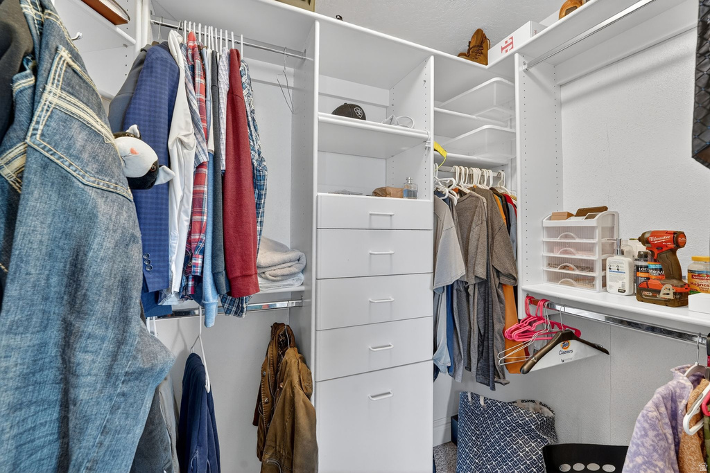 8772 S MIDVALLEY DR West Jordan, UT 84088