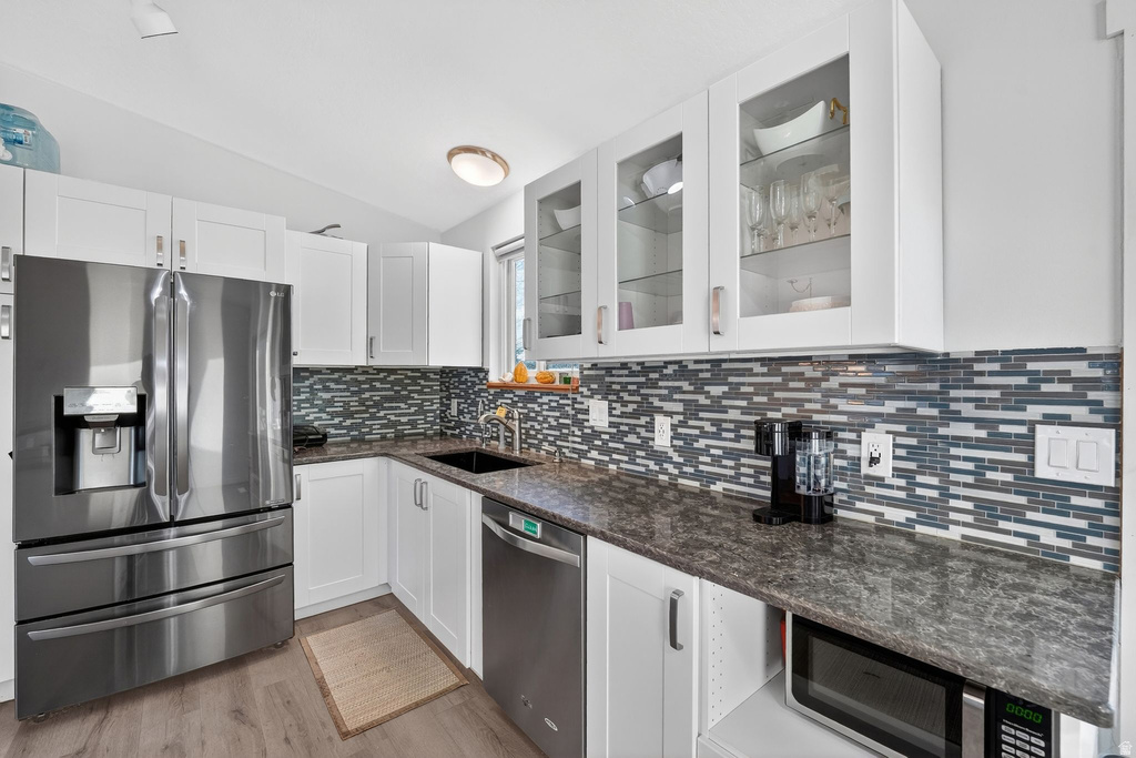 8772 S MIDVALLEY DR West Jordan, UT 84088