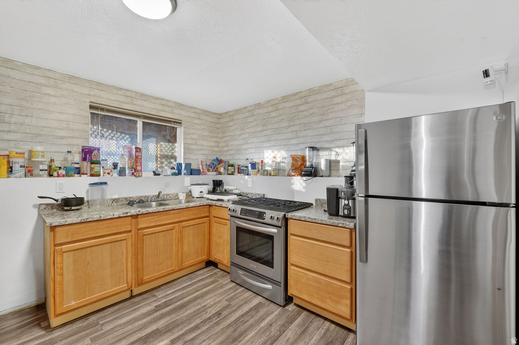 8772 S MIDVALLEY DR West Jordan, UT 84088