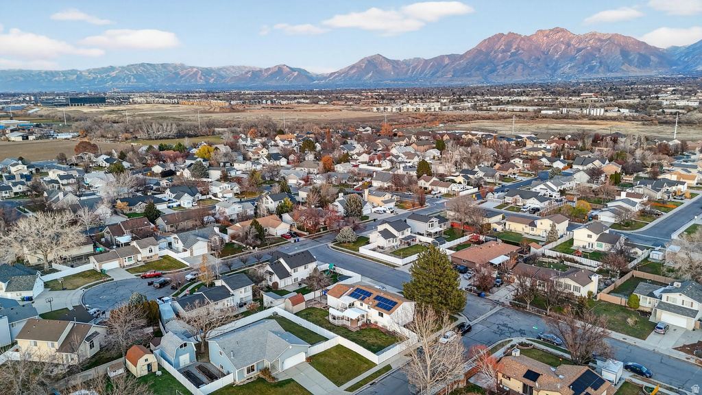 8772 S MIDVALLEY DR West Jordan, UT 84088