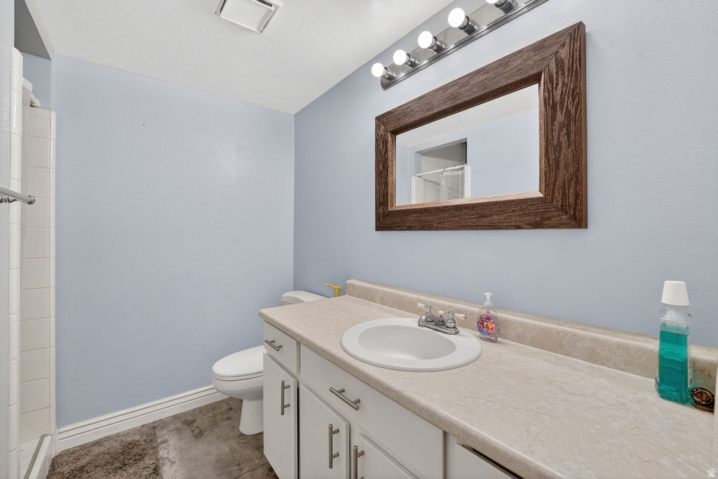 8772 S MIDVALLEY DR West Jordan, UT 84088