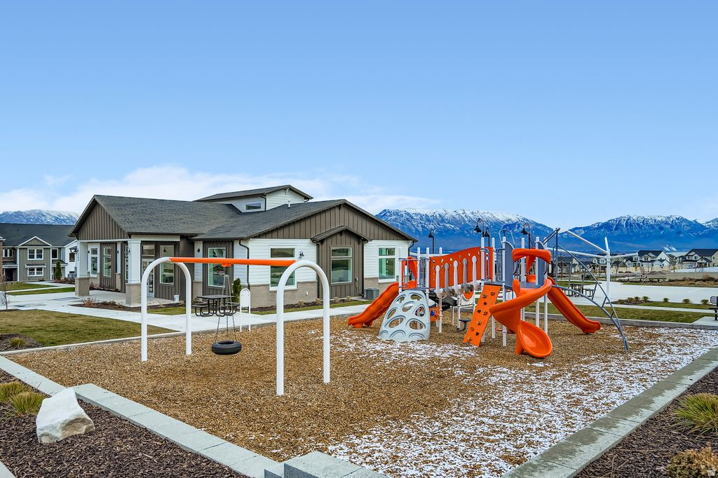 1028 N FREEMAN DR Saratoga Springs, UT 84045