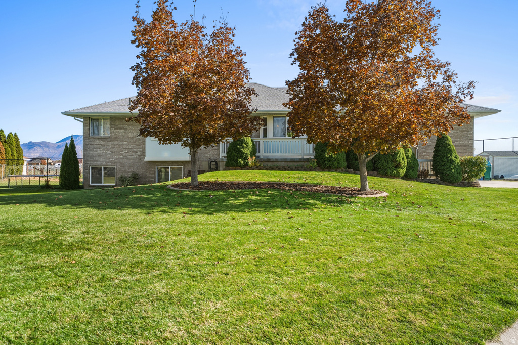 3910  Country Cove Way