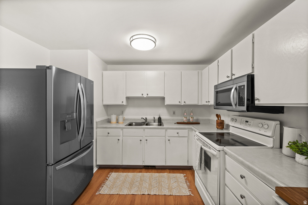 861 E DAISY AVE Sandy, UT 84094