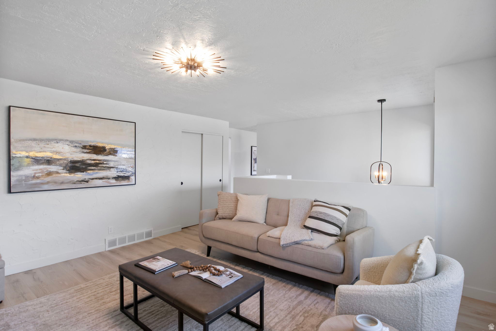 2945 S WENDY CIR West Valley City, UT 84120