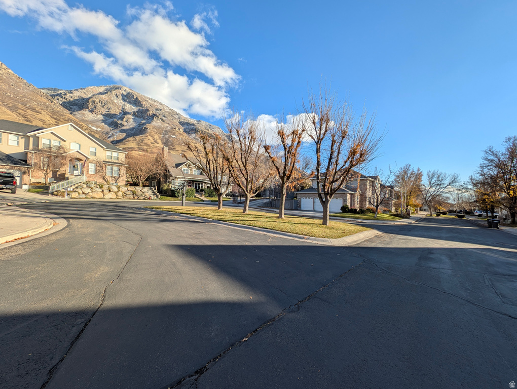 734 N HILLSDALE LN Provo, UT 84606