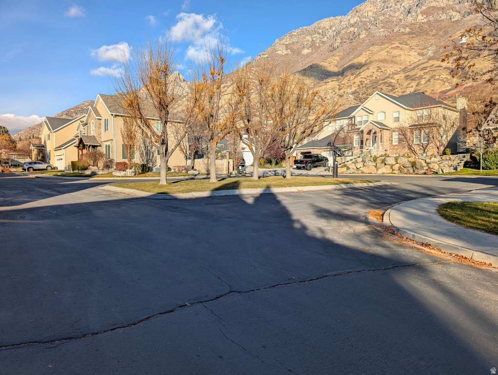734 N HILLSDALE LN Provo, UT 84606