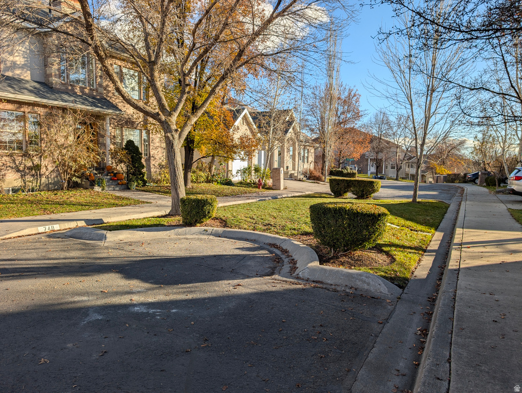 734 N HILLSDALE LN Provo, UT 84606