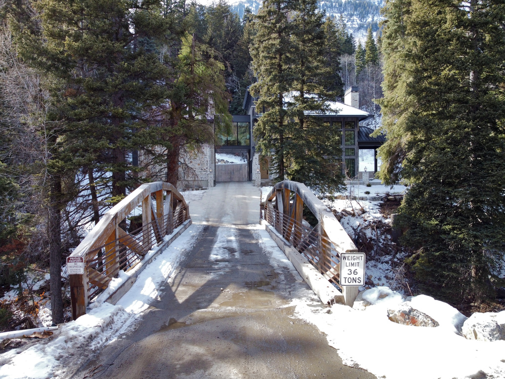 9271 N MILE 23 LN Sundance, UT 84604