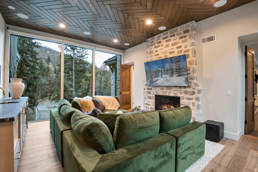 9271 N MILE 23 LN Sundance, UT 84604