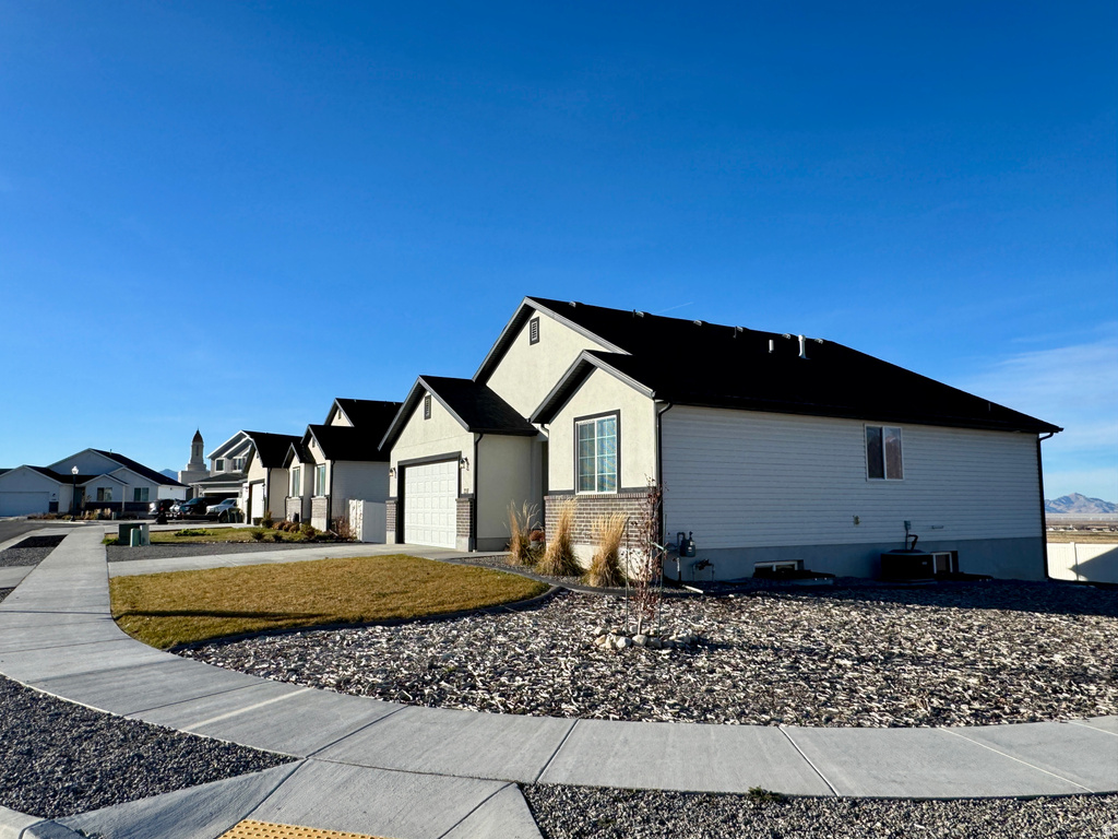 228 W 2370 N Tooele, UT 84074